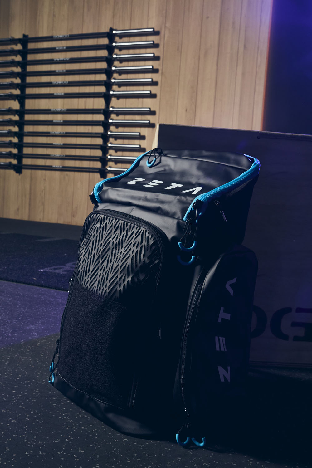 ZETA Tech Backpack Phantom Black + Cyan