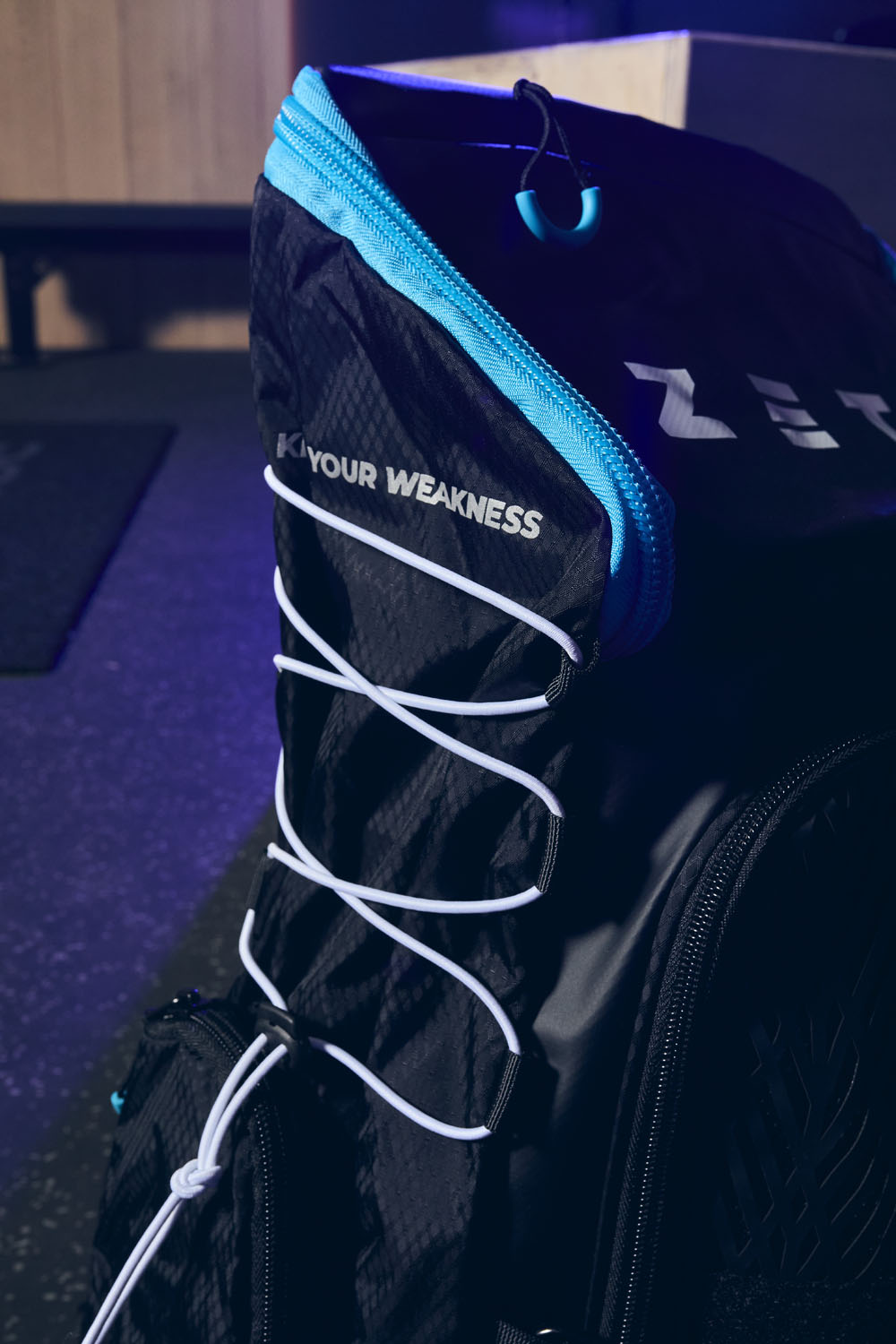 ZETA Tech Backpack Phantom Black + Cyan